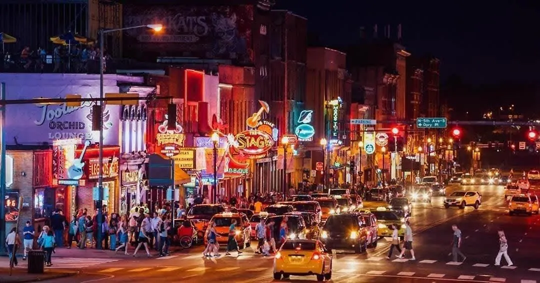 Holiday home Walk To Vanderbilt And Broadway - Near Honky Tonks Nashville United States